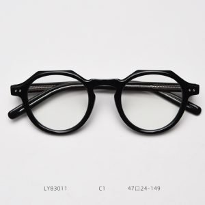TR Optical glasses LY83011